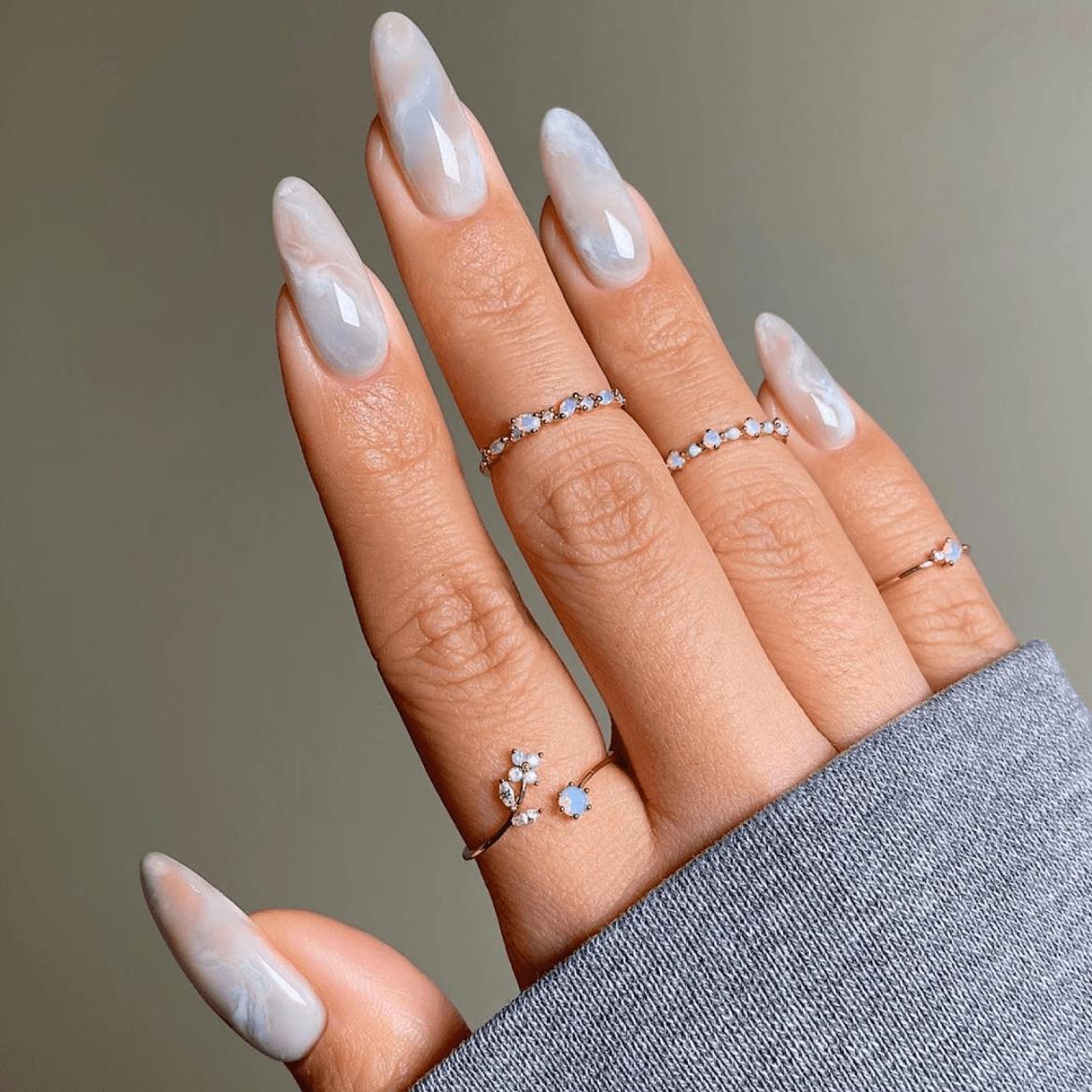 A fashionable manicure today is not just painted nails, but an opportunity for self-expression. Trends are changing so fast that new opportunities for creativity and experimentation are opening up at every turn. What are the current manicure trends? That's what we're going to talk about today.