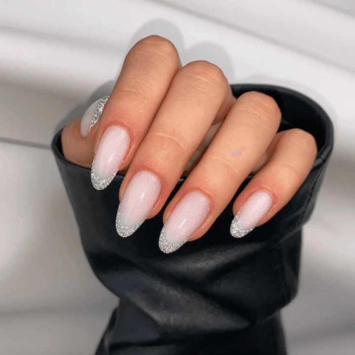 French manicure is a classic that has remained relevant for decades. However, modern French has long gone beyond the usual design. You can find a variety of variations — from coloured tips to original textures and decor.

In this article, we will analyse what a French manicure is, what types exist, how to do it correctly, and what stylish ideas can be implemented in 2025.
